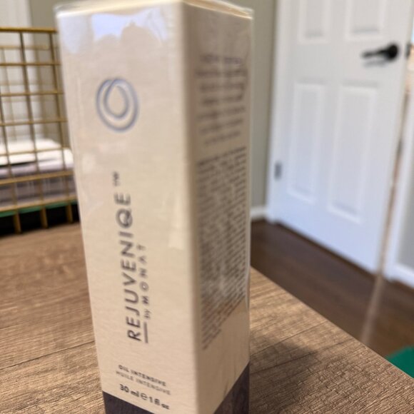 Rejuveniqe Oil Intensive by Monat (New/Sealed) - Picture 4 of 5